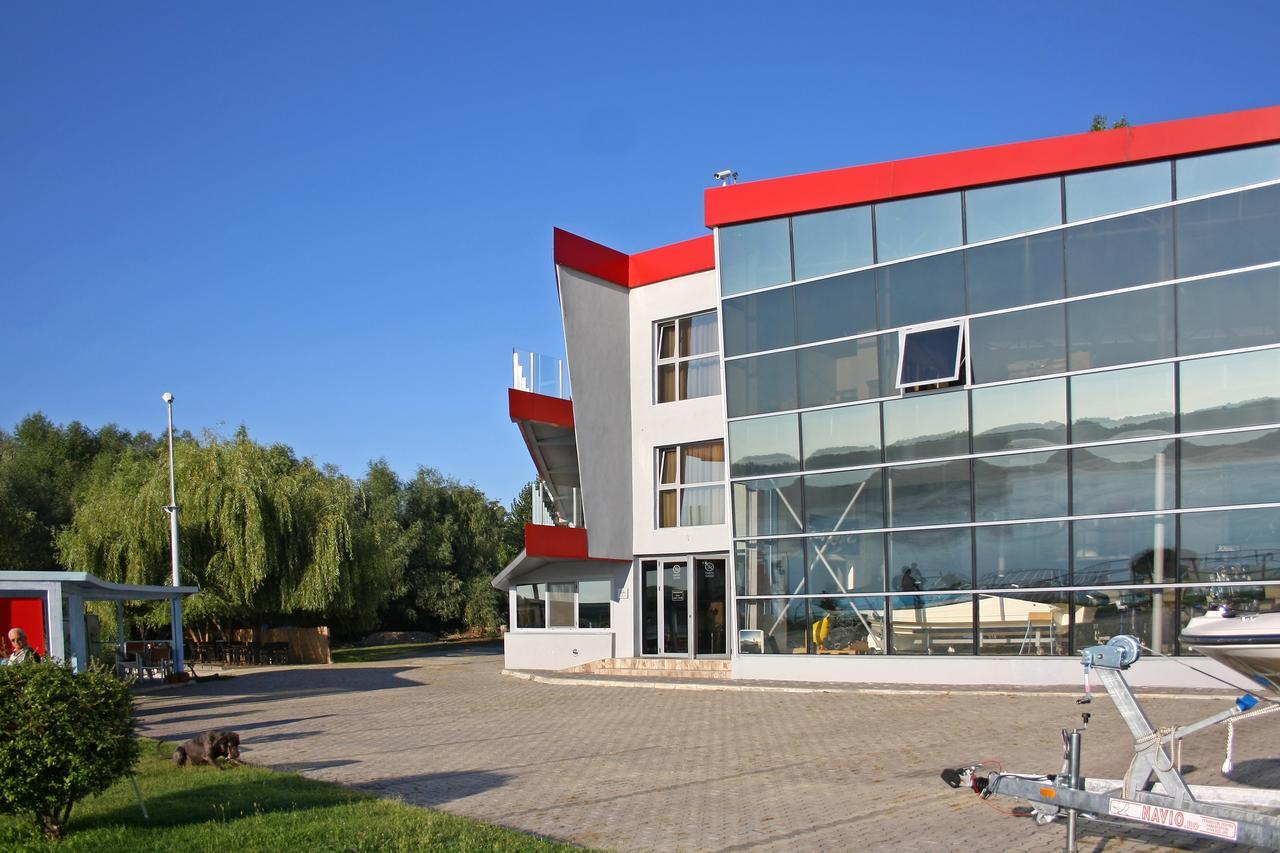 Hotel Nemo Brăila Exteriér fotografie